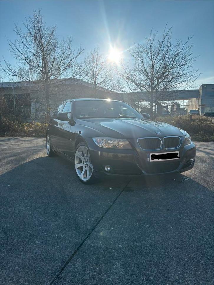 Bmw e90 318i automaat, Auto's, BMW, Particulier, 3 Reeks, Metaalkleur, Benzine, Automaat, Dealer onderhouden, Ophalen