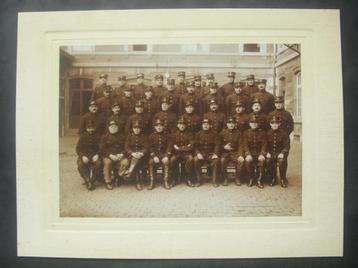 Pompiers belges en caserne vers 1900 Belgische brandweer beschikbaar voor biedingen