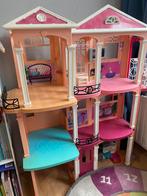 Groot barbiehuis met lift, Kinderen en Baby's, Speelgoed | Poppenhuizen, Poppenhuis, Gebruikt