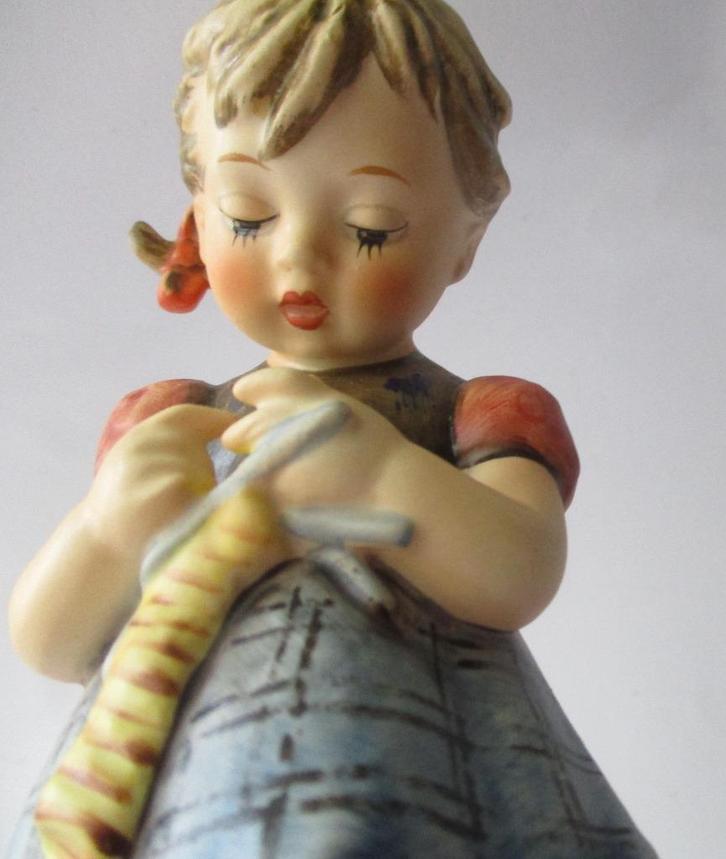 M I Humm.:255 -a Stich in Time-Als Nieuw-17cm. TMK-6-Excell., Verzamelen, Complete verzamelingen en Collecties, Verzenden