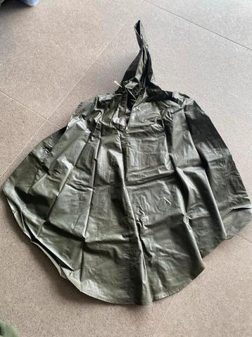 Regenponcho beschikbaar voor biedingen