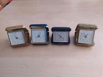 Lot vintage reiswekkers