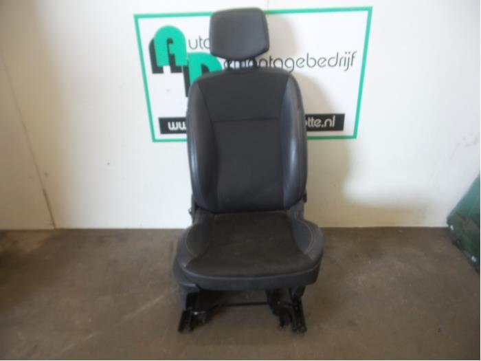 Siège droit d'un Renault Clio (Clio 3 06-), Autos : Pièces & Accessoires, Habitacle & Garnissage, Renault, Utilisé, 3 mois de garantie