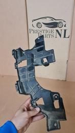 Mercedes W205 AMG Uitlaat Bumper Houder Rechts A2058850200, Gebruikt, Voor, Herkomst onderdeel bekend, Ophalen of Verzenden