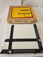 Easel for enlarger 24 x 30 cm, Audio, Tv en Foto, Foto | Doka Apparatuur, Ophalen of Verzenden, Zo goed als nieuw