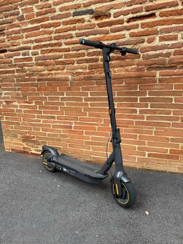 Ninebot G2 Max Segway (Amerikaanse versie 35 km/u), Fietsen en Brommers, Steps, Zo goed als nieuw, Elektrische step (E-scooter)