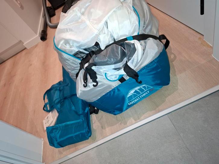 Quechua Arpenaz Family 4.2 tent, Caravans en Kamperen, Tenten, Zo goed als nieuw, Ophalen