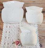 Set creme aardewerk uilen schalen, Vroom & Dreesman, V&D, Huis en Inrichting, Keuken | Servies, Ophalen of Verzenden, Effen, Aardewerk