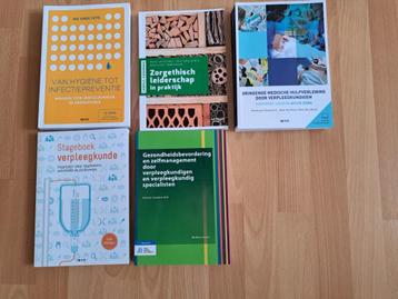 Handboeken verpleegkunde-nieuw niet gebruikt-8€/boek beschikbaar voor biedingen