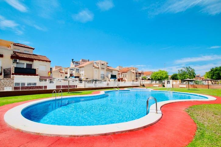 A Vendre Appartement 2 Chambres Solarium à Orihuela Costa, Immo, Étranger, Espagne, Appartement, Village