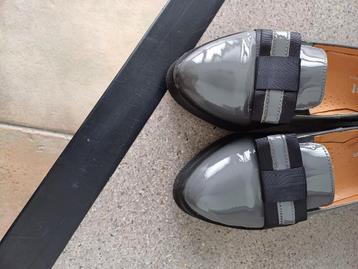 Schoenen dames beschikbaar voor biedingen