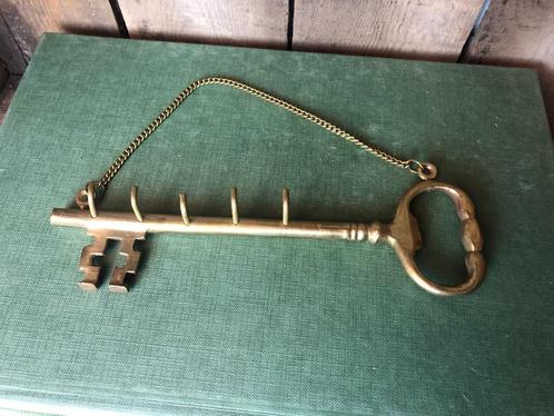 Vintage koperen sleutelhanger in de vorm van een sleutel, Antiek en Kunst, Antiek | Brons en Koper, Koper, Ophalen