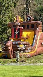 Springkasteel Piratenschip met 2 luchtblazers, Tickets & Billets, Loisirs | Parcs d'attractions, Trois personnes ou plus