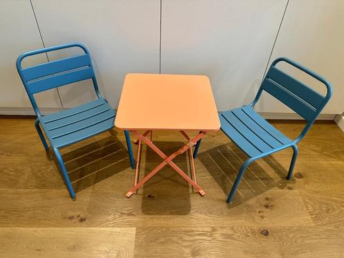 Mooie set metalen kinderstoelen en vouwtafel, Kinderen en Baby's, Kinderkamer | Tafels en Stoelen, Zo goed als nieuw, Tafel(s) en Stoel(en)