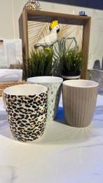 drie leuke grote tassen, Tuin en Terras, Ophalen, Zo goed als nieuw