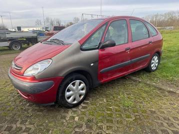 Citroën Xsara Picasso 1.6i gekeurd (bj 2021), https://public.car-pass.be/vhr/9676edf6-cf7c-44b4-bb95-998aa1742dbe, Stof, Zwart
