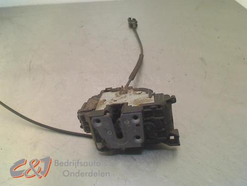 Slotplaat voor van een Renault Kangoo (0389), Auto-onderdelen, Carrosserie, Renault, Gebruikt, 3 maanden garantie, Ophalen of Verzenden