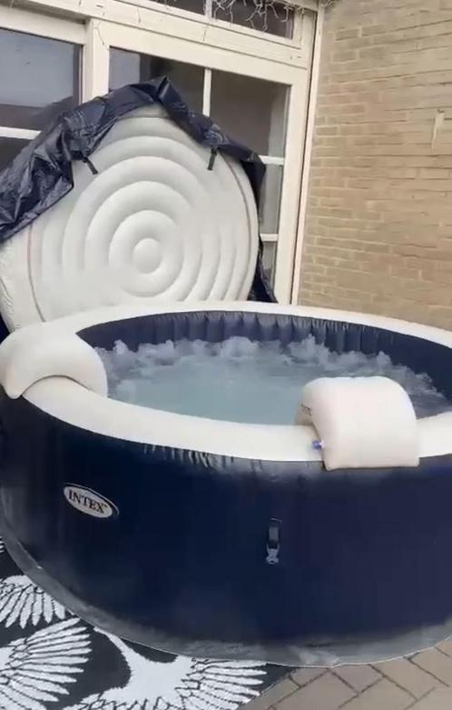 Intex 6 Persoons Jacuzzi. Zo goed als nieuw + veel extra’s, Tuin en Terras, Bubbelbaden en Hottubs, Zo goed als nieuw, Opblaasbaar