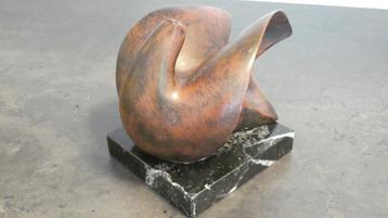 Abstract duiven beeld [1762] beschikbaar voor biedingen