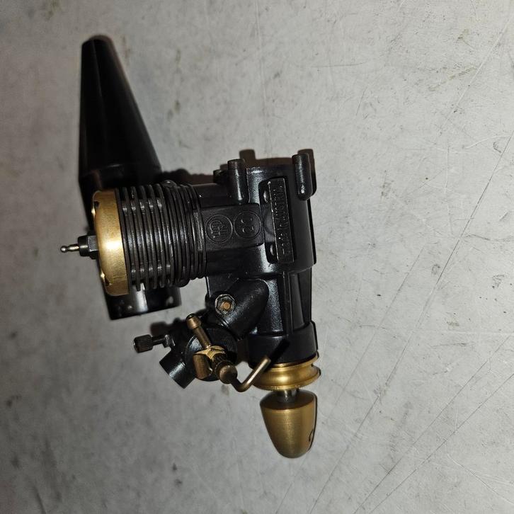 Modèle doré HP 20 unique, comme neuf, Hobby & Loisirs créatifs, Modélisme | Radiocommandé & Téléguidé | Avions, Comme neuf, Nitro