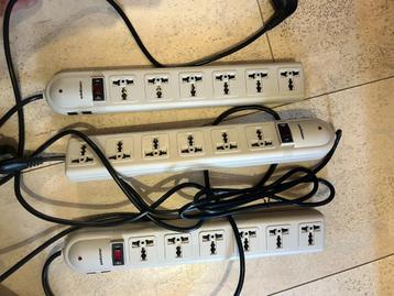 Drie stekkerdozen beschikbaar voor biedingen