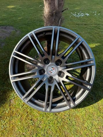 Originele Porsche Cayenne velgen beschikbaar voor biedingen