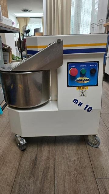 Deegkneder MX10/1V – 8kg | Met gemonteerde wielen beschikbaar voor biedingen