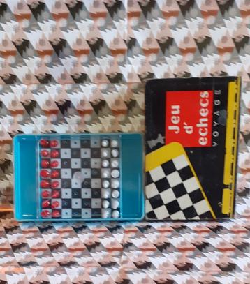 jeu d'echec de voyage vintage  beschikbaar voor biedingen