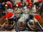 Militaria " Le Bibelot" verzameling helmen & kurassen, Verzamelen, Verzenden