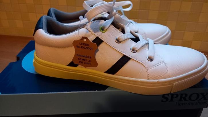Nieuwe sneakers Sprox maat 36, Kinderen en Baby's, Kinderkleding | Schoenen en Sokken, Nieuw, Schoenen, Jongen, Ophalen of Verzenden