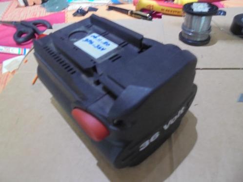RECHERCHE VIEILLE BATTERIE HILTI BP 6-86/36 V ni-cd, Doe-het-zelf en Bouw, Gereedschap | Machine-onderdelen en Toebehoren, Gebruikt