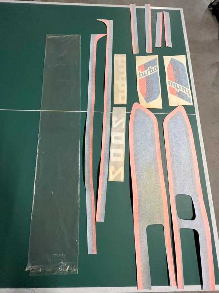 BMW 2002 TURBO E10 Stickersets, Auto-onderdelen, Carrosserie, BMW, Voor, Nieuw, Ophalen