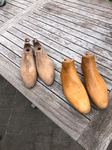 Oude houten schoen mallen 2 paar beschikbaar voor biedingen