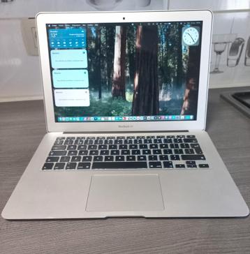 Macbook Air 13 i5 8gb ram Suite Office Pdf beschikbaar voor biedingen