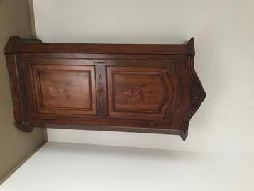 Antiek beschikbaar voor biedingen