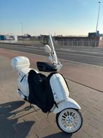 Vespa sprint justin bieber, Fietsen en Brommers, Ophalen, Zo goed als nieuw