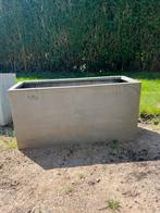 Bloembakken (1 beton en 1 in polyester), Tuin en Terras, Ophalen, Beton