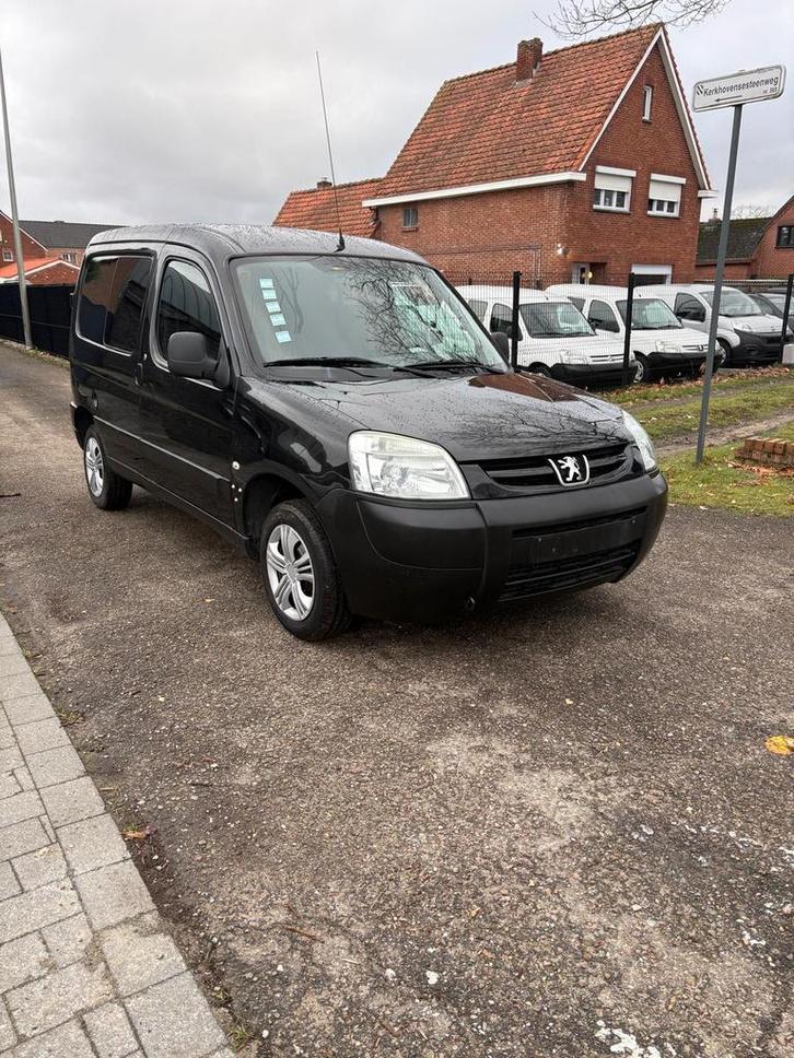 Peugeot partner BENZINE lichte vracht, Auto's, Bestelwagens en Lichte vracht, Bedrijf, Te koop, Peugeot, Benzine, Euro 4, Handgeschakeld