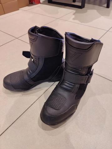 Motorlaarzen vrouw (nieuw €130) beschikbaar voor biedingen