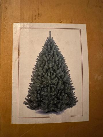 Volle kerstboom 243 cm beschikbaar voor biedingen