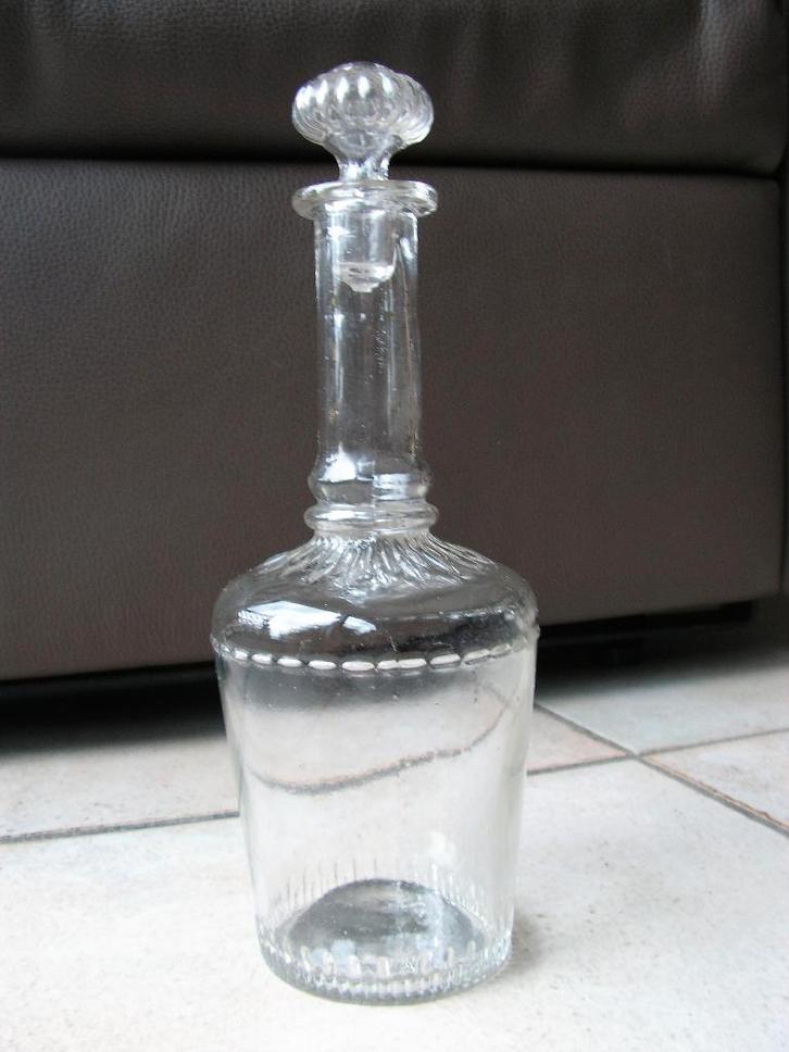 Glazen karaf. Hoogte 25 cm., Antiek en Kunst, Antiek | Glaswerk en Kristal, Ophalen of Verzenden