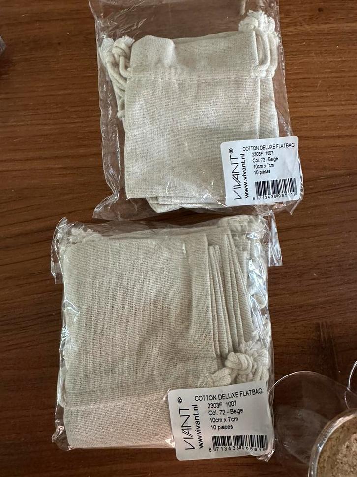 15 stoffen zakjes voor doopsuiker, Enfants & Bébés, Cadeaux d'accouchement & Assiettes de naissance, Neuf, Enlèvement