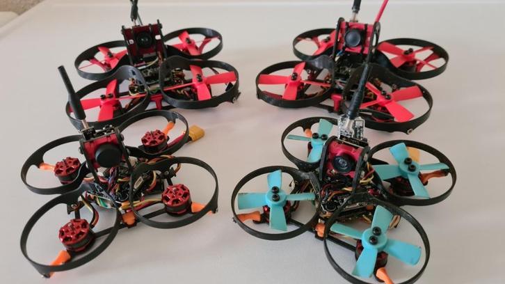 Eachine Aurora 90 whoop (2-stuks), Hobby en Vrije tijd, Modelbouw | Radiografisch | Helikopters en Quadcopters, Zo goed als nieuw