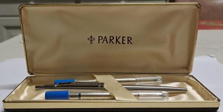 Vintage Parker Inoxcrom 2000 balpen, Verzamelen, Pennenverzamelingen, Zo goed als nieuw, Balpen, Parker, Met doosje, Ophalen of Verzenden