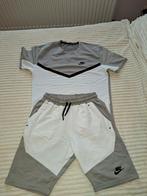 Ensemble short nike taille m, Enlèvement