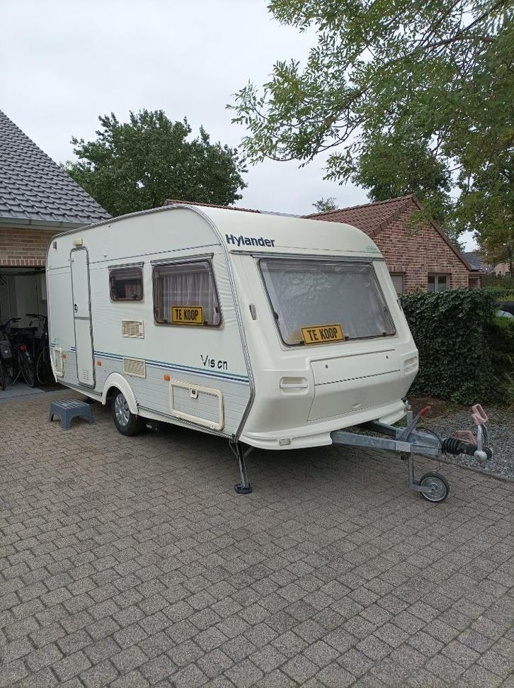 Caravan Hylander, Caravans en Kamperen, Caravans, Particulier, tot en met 4, 750 - 1000 kg, Treinzit, Overige merken, Omvormbare zithoek