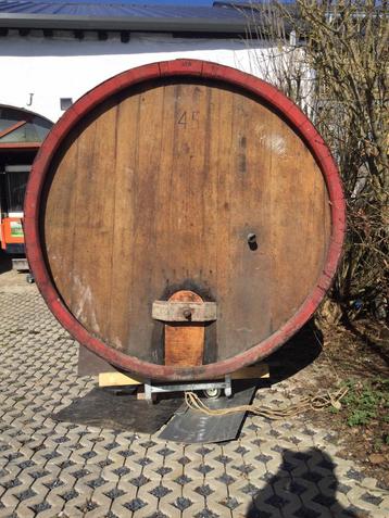 Groot wijnvat om sauna van te maken 4500ltr beschikbaar voor biedingen