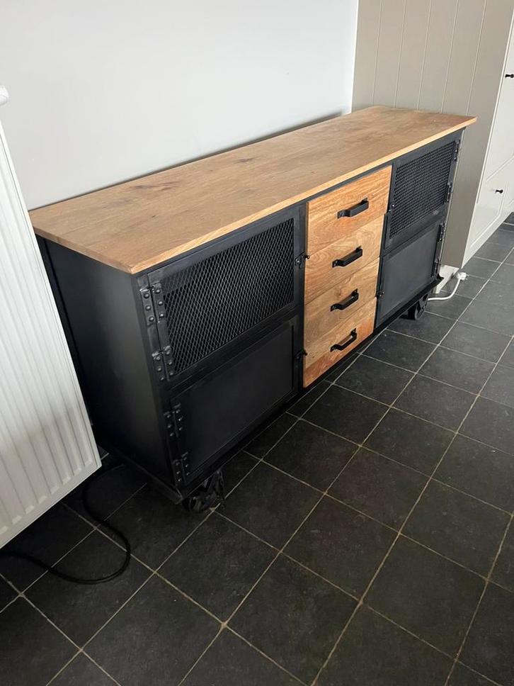 Vintage dressoir, Huis en Inrichting, Kasten | Dressoirs, Metaal, Ophalen