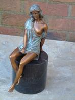 femme un sein nue assise bronze signé, MILO., Enlèvement ou Envoi, Bronze