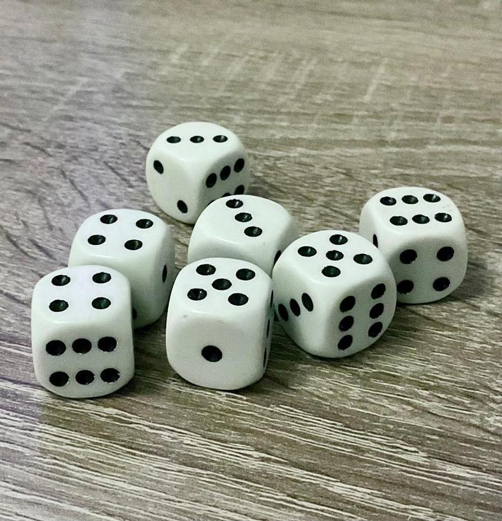 D6 / dés à six faces, Hobby en Vrije tijd, Gezelschapsspellen | Bordspellen, Gebruikt, Ophalen of Verzenden